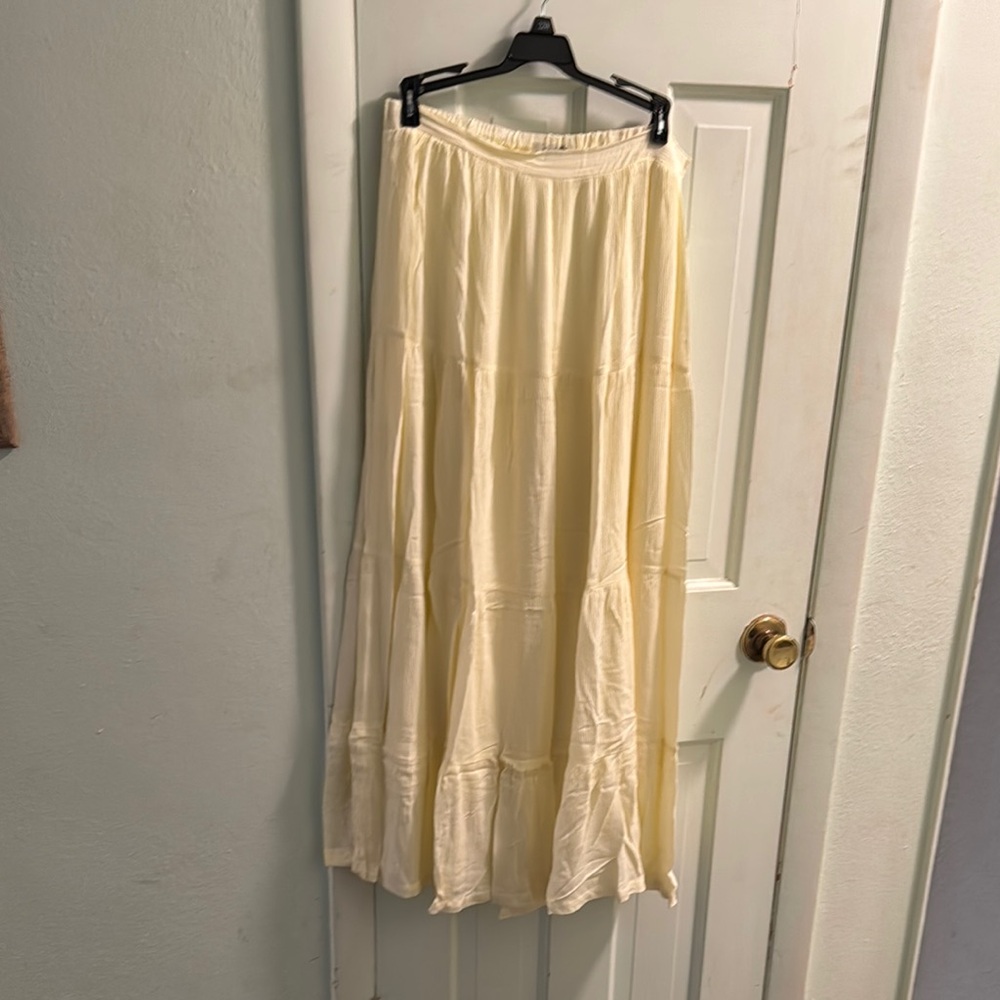 Elegant Cream Maxi Skirt